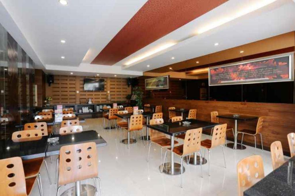 파보르 호텔 마카사르 외부 사진